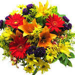  This open bouquet offers something fresh and earnest to all those who look into it.